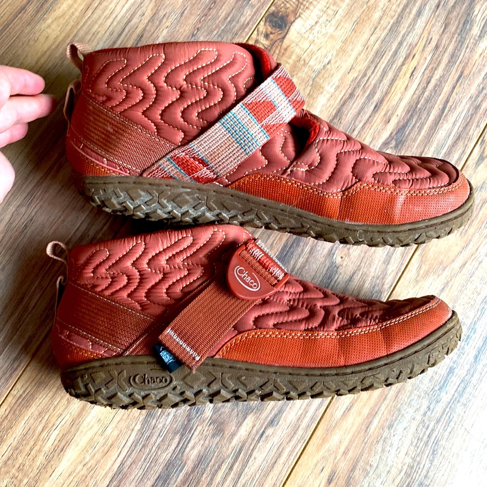 Chacos Ramble Puff women’s 8.5 red excellent condition
